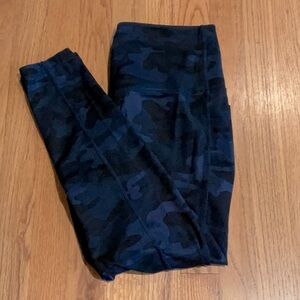 Danskin - PANTS High Rise 7/8 Legging - Inseam 25”- Size L - Navy Camo